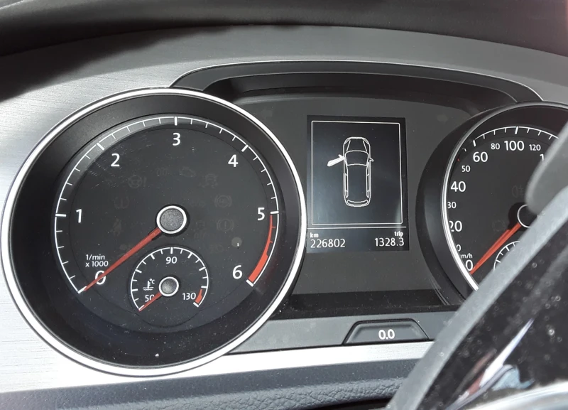 VW Golf Variant 2.0 TDI Автоматична, снимка 4 - Автомобили и джипове - 53495364