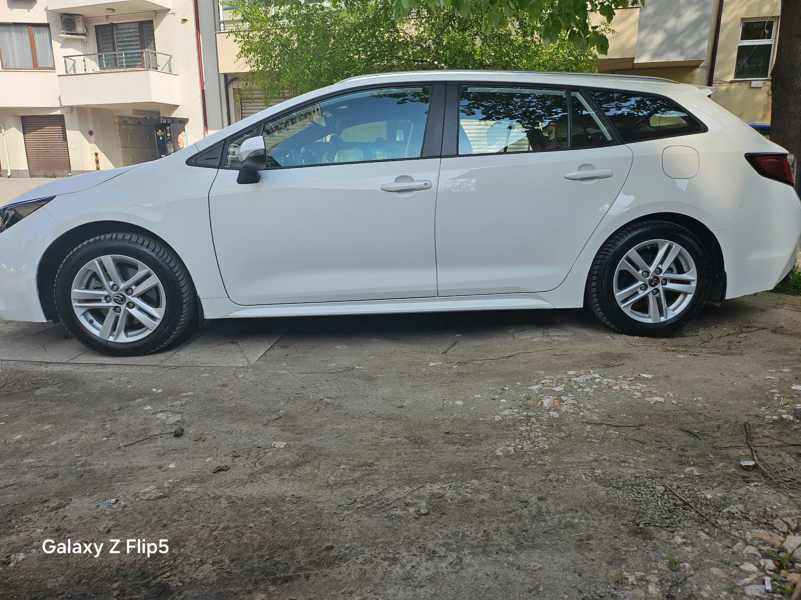 Toyota Corolla Touring Sports - изображение 4