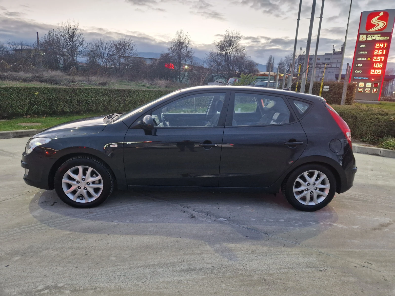 Hyundai I30 2.0I-143кс./Бензин/Нави - изображение 2