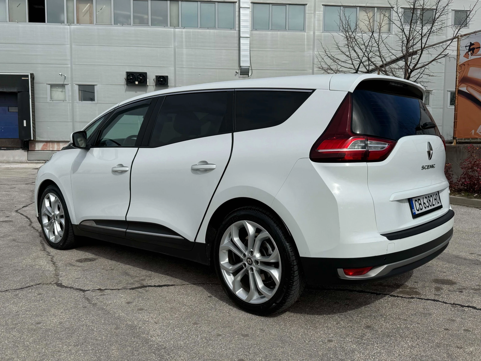 Renault Scenic, снимка 3 - Автомобили и джипове - 53825708