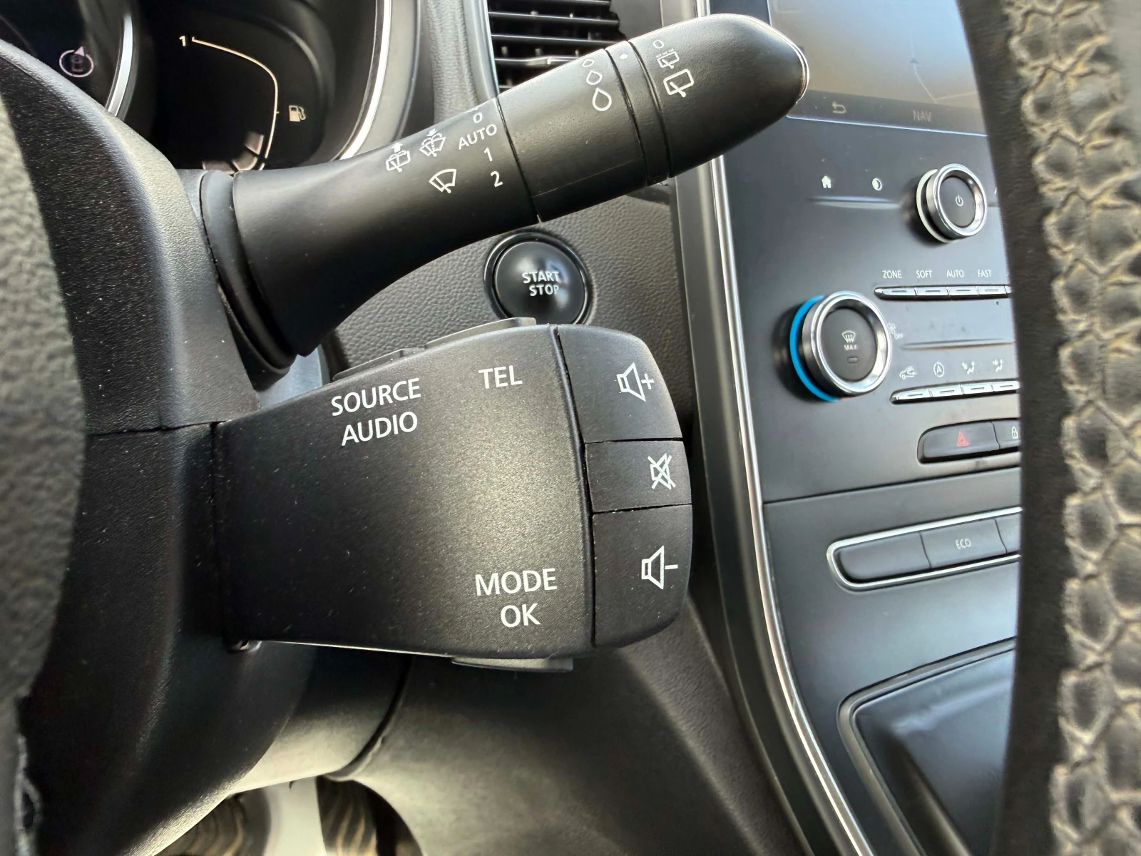 Renault Scenic, снимка 16 - Автомобили и джипове - 53825708