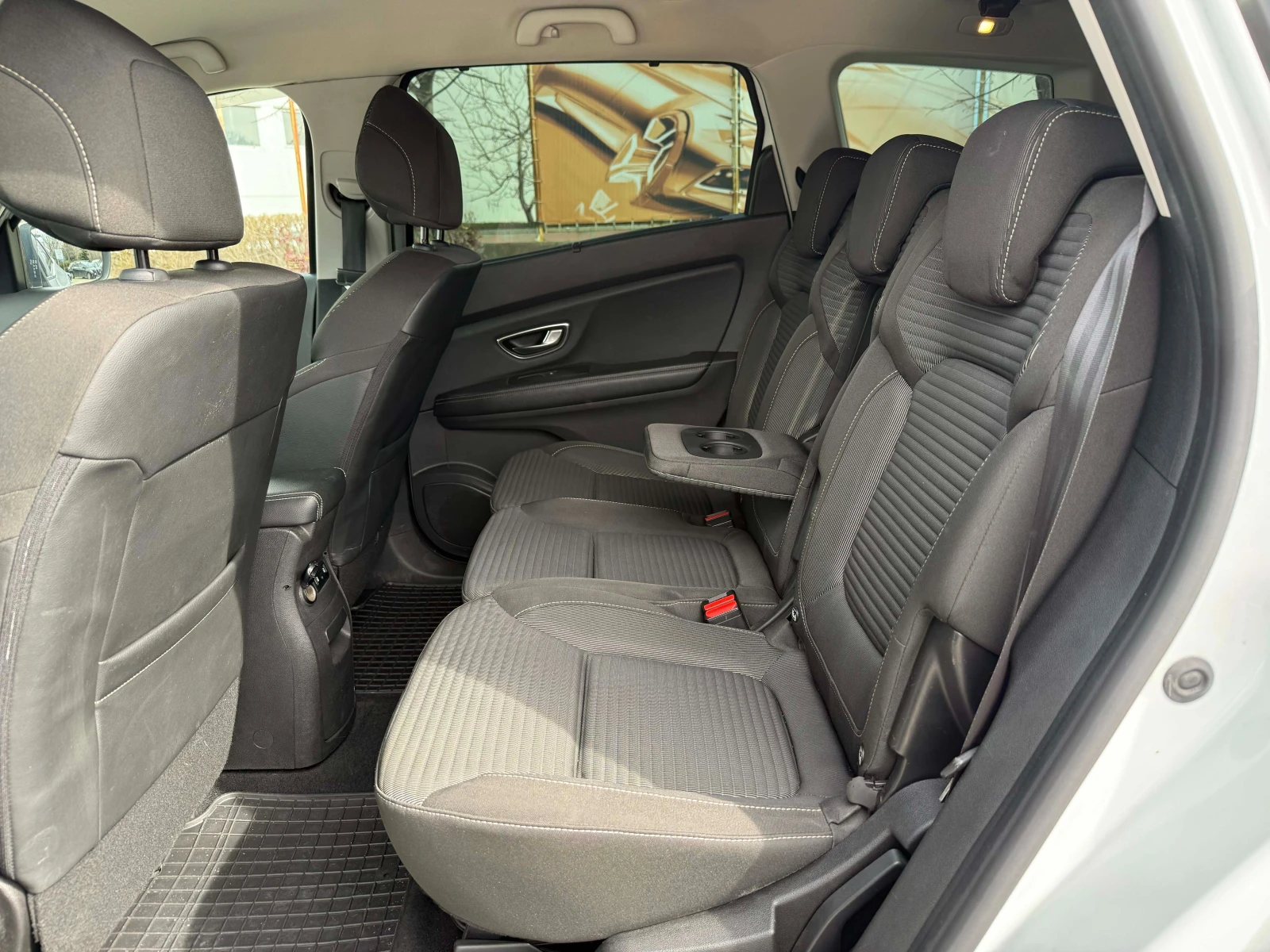 Renault Scenic, снимка 9 - Автомобили и джипове - 53825708