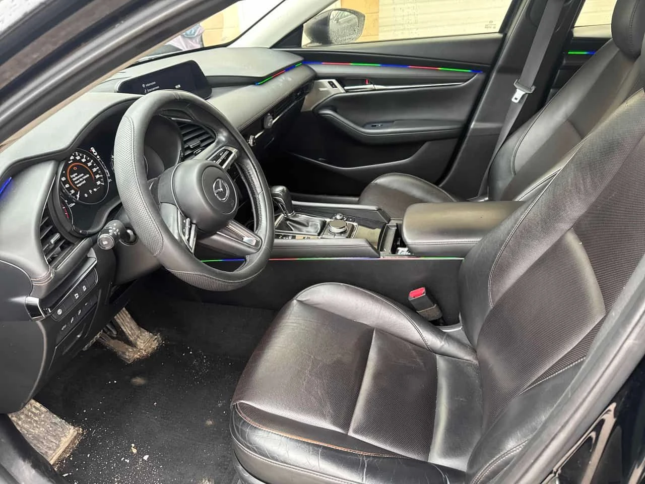 Mazda 3 * GT * 2 КЛЮЧА* PANO* KEYLESS* ПОДГРЕВ* , снимка 5 - Автомобили и джипове - 53830452