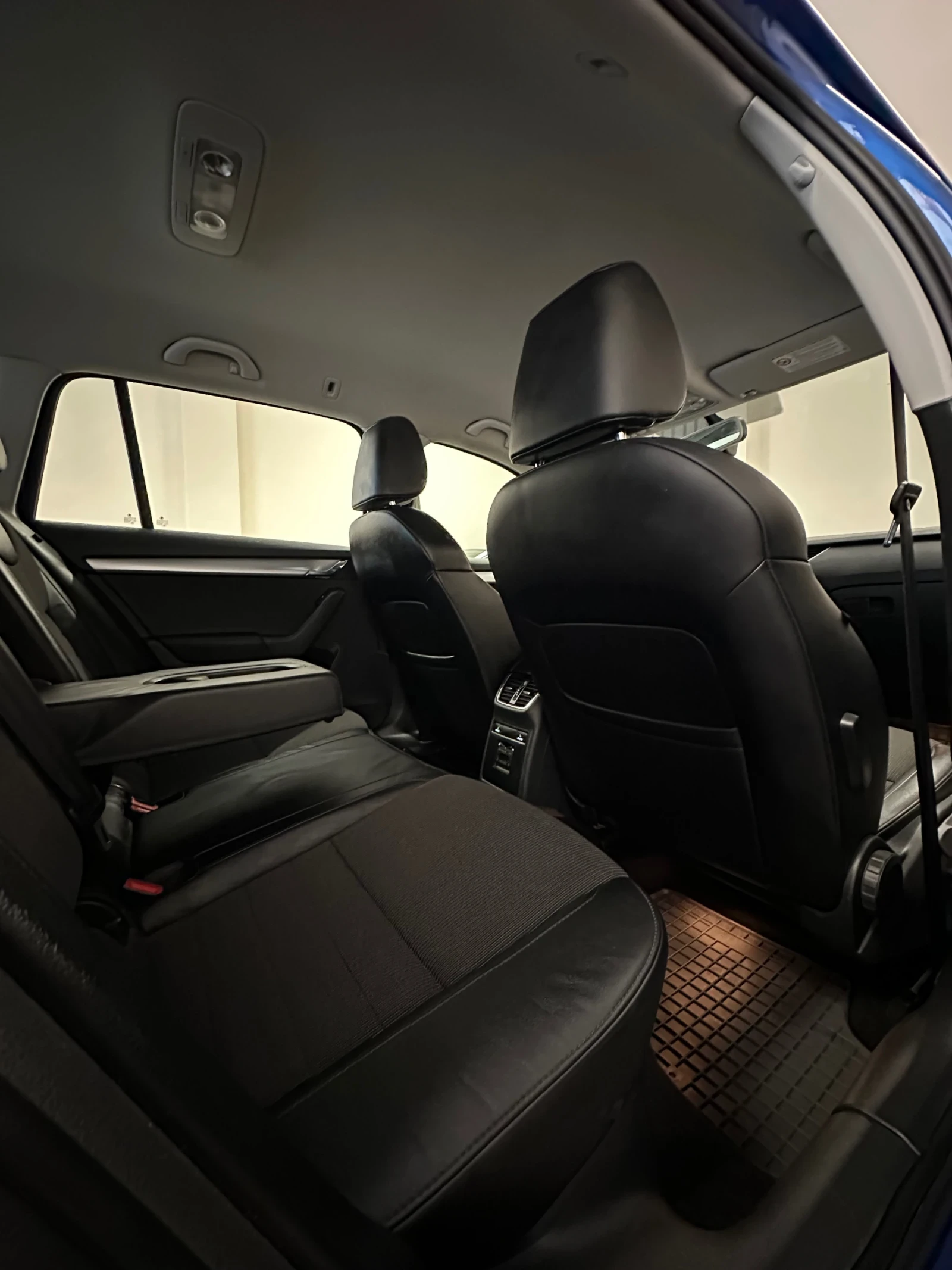 Skoda Octavia Race blue/Metallic/Pack/2.00D/FULL/MAXX/ОБСЛУЖЕН//, снимка 16 - Автомобили и джипове - 53872857