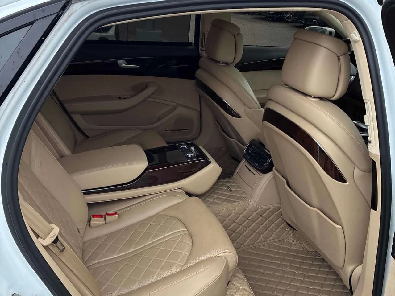 Audi A8 4.0T MATRIX LONG* МАСАЖИ* ДИСТОРНИК* 360 КАМЕРА* , снимка 12 - Автомобили и джипове - 54226641