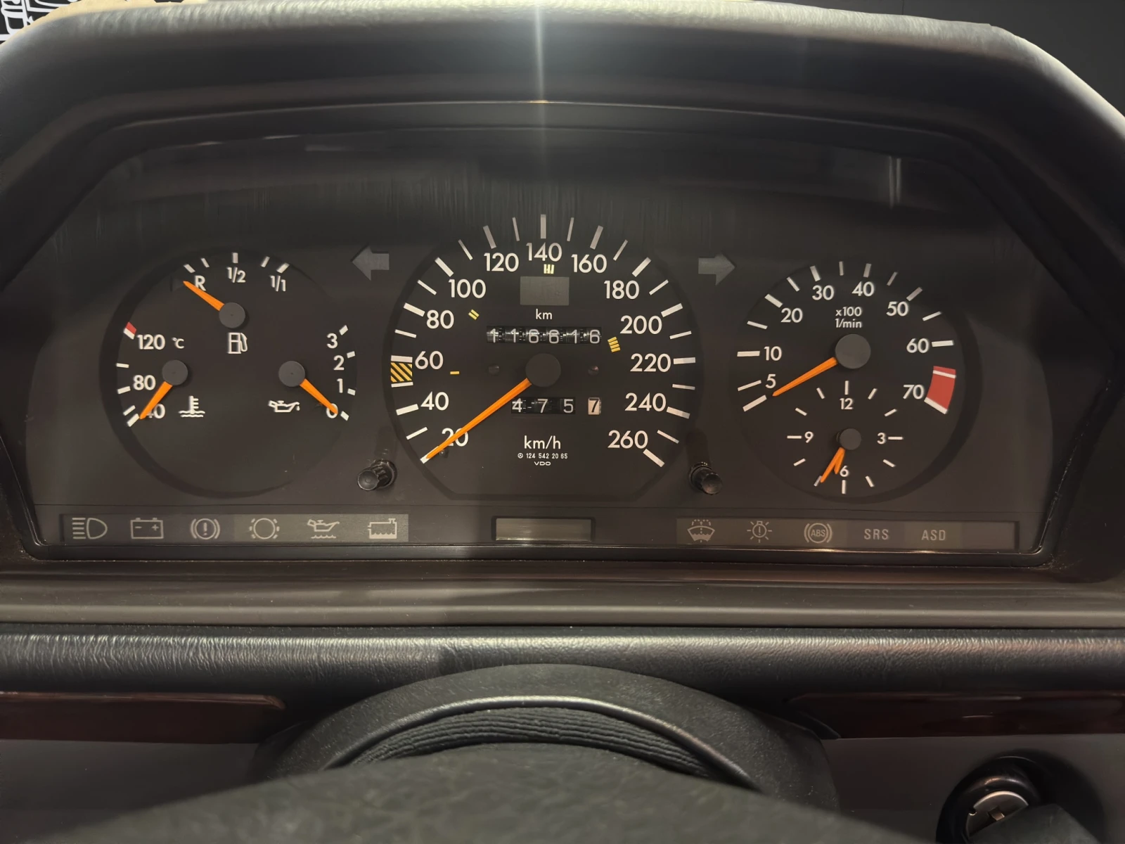 Mercedes-Benz E 320, снимка 17 - Автомобили и джипове - 54236867