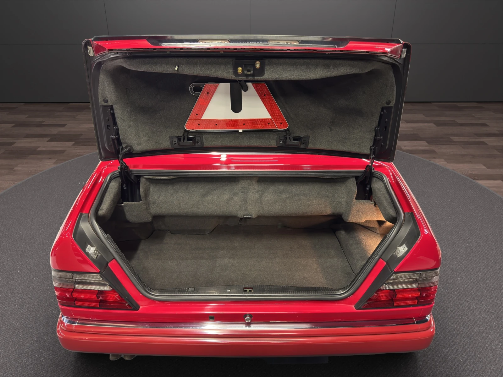 Mercedes-Benz E 320, снимка 15 - Автомобили и джипове - 54236867