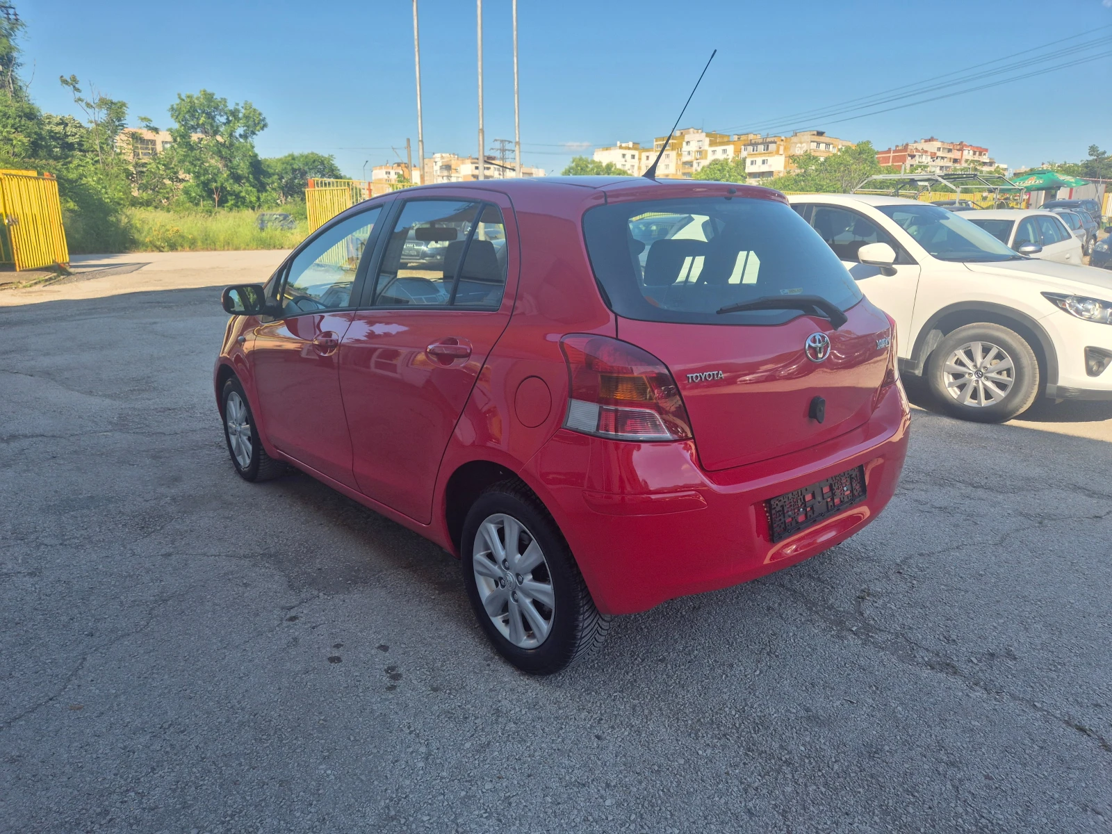 Toyota Yaris 1.3I 6ск. 160000км KLIMA ITALY, снимка 5 - Автомобили и джипове - 54683587