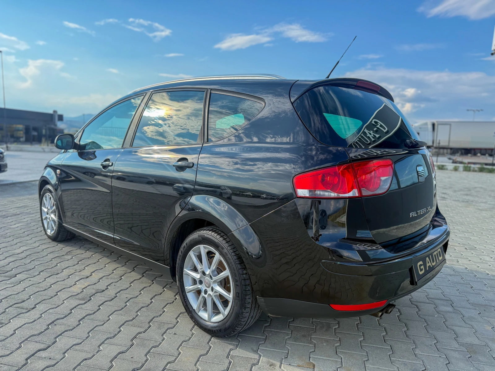 Seat Altea 2.0 TDI 150KS СОБСТВЕН ЛИЗИКГ , снимка 7 - Автомобили и джипове - 55046439