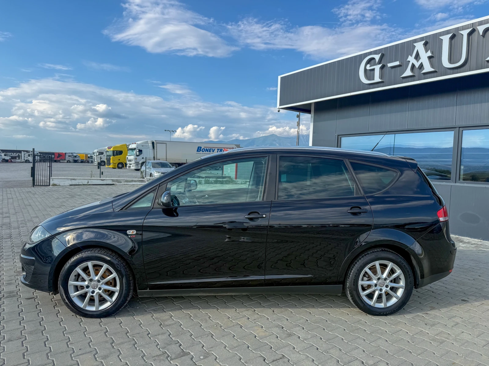 Seat Altea 2.0 TDI 150KS СОБСТВЕН ЛИЗИКГ , снимка 8 - Автомобили и джипове - 55046439
