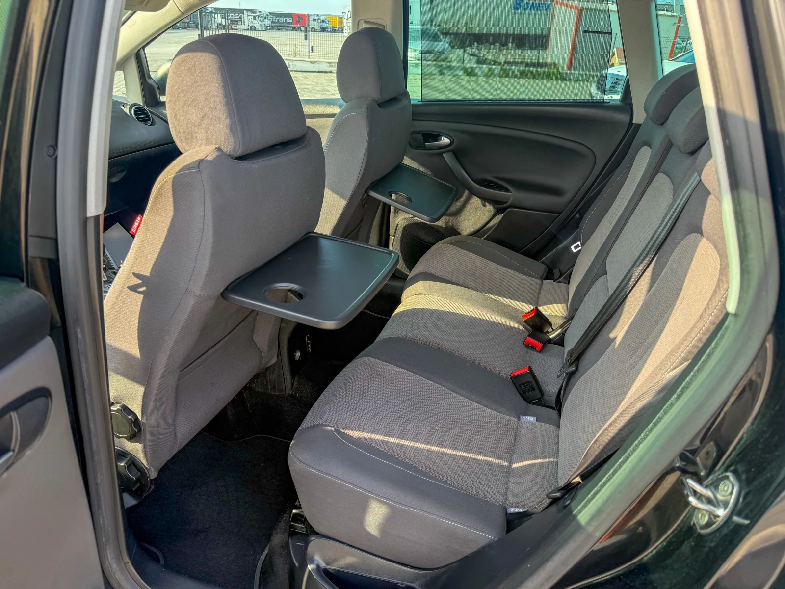 Seat Altea 2.0 TDI 150KS СОБСТВЕН ЛИЗИКГ , снимка 11 - Автомобили и джипове - 55046439