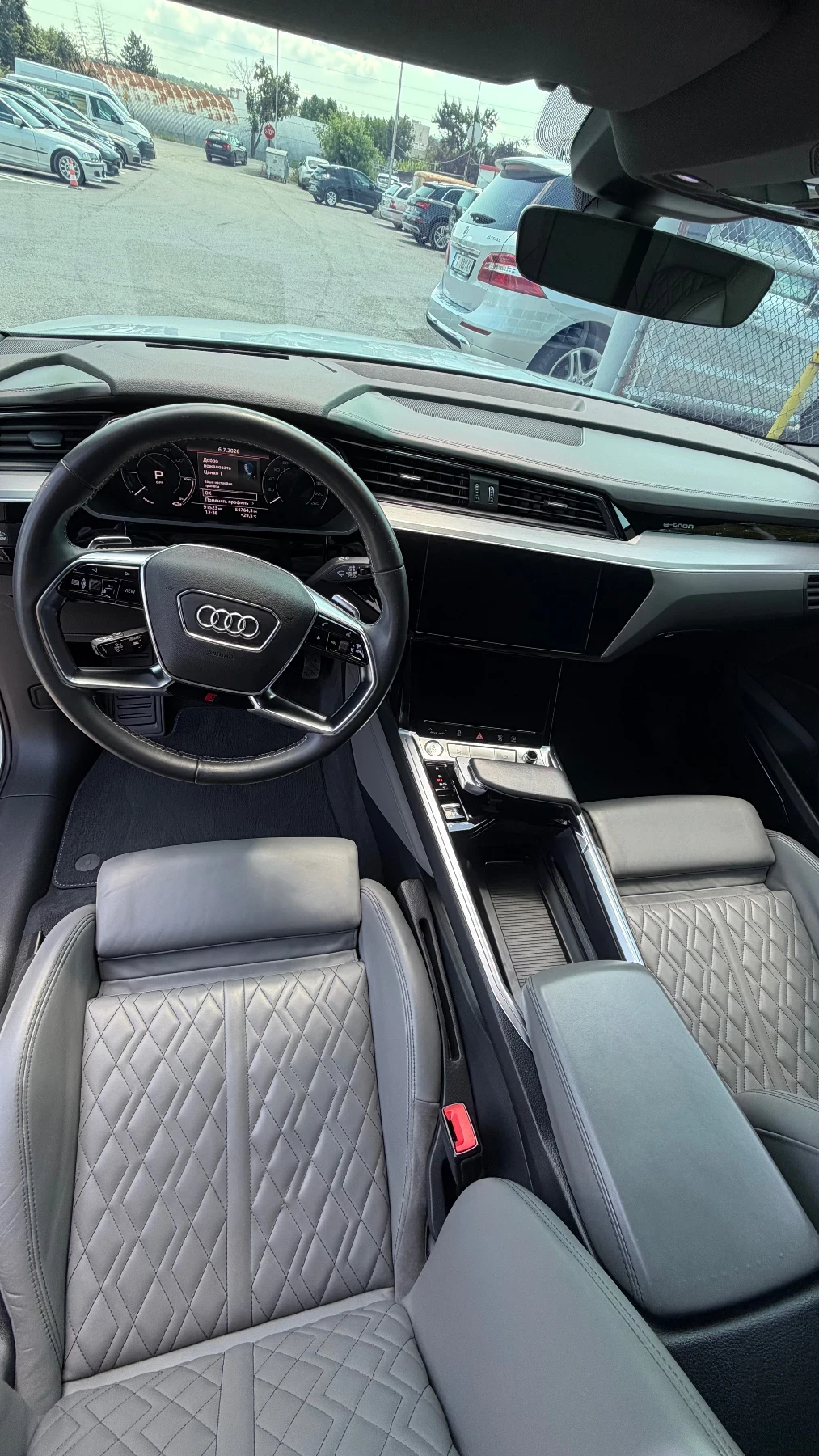 Audi E-Tron, снимка 8 - Автомобили и джипове - 55172527