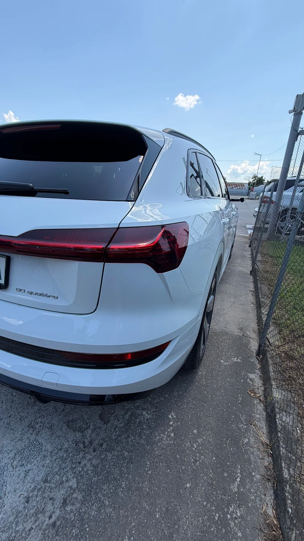 Audi E-Tron, снимка 6 - Автомобили и джипове - 55172527