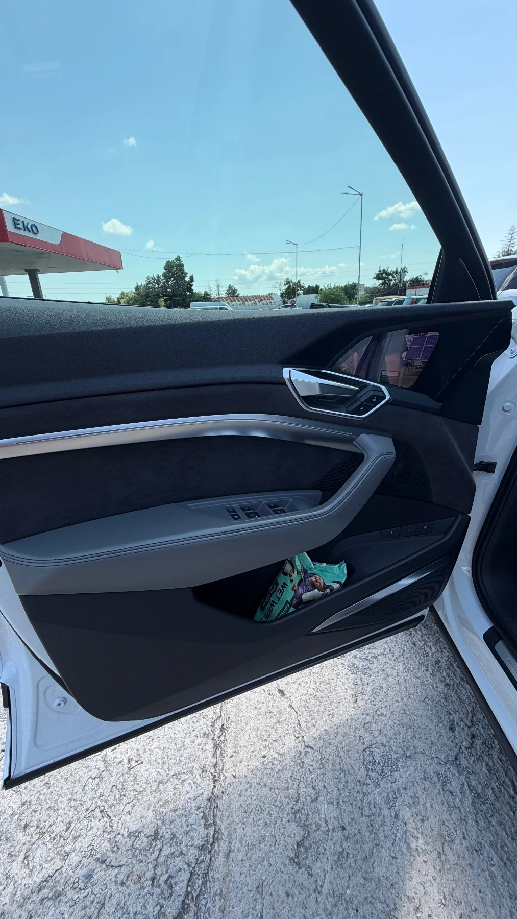 Audi E-Tron, снимка 9 - Автомобили и джипове - 55172527