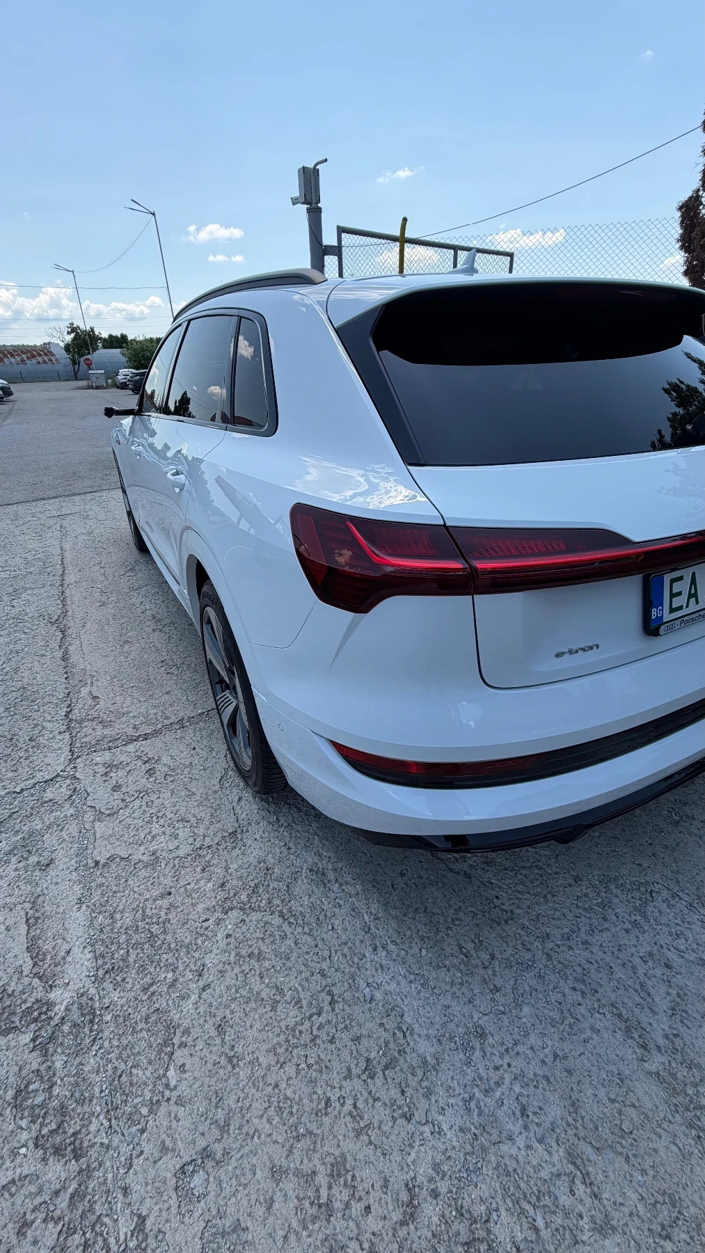 Audi E-Tron, снимка 5 - Автомобили и джипове - 55172527