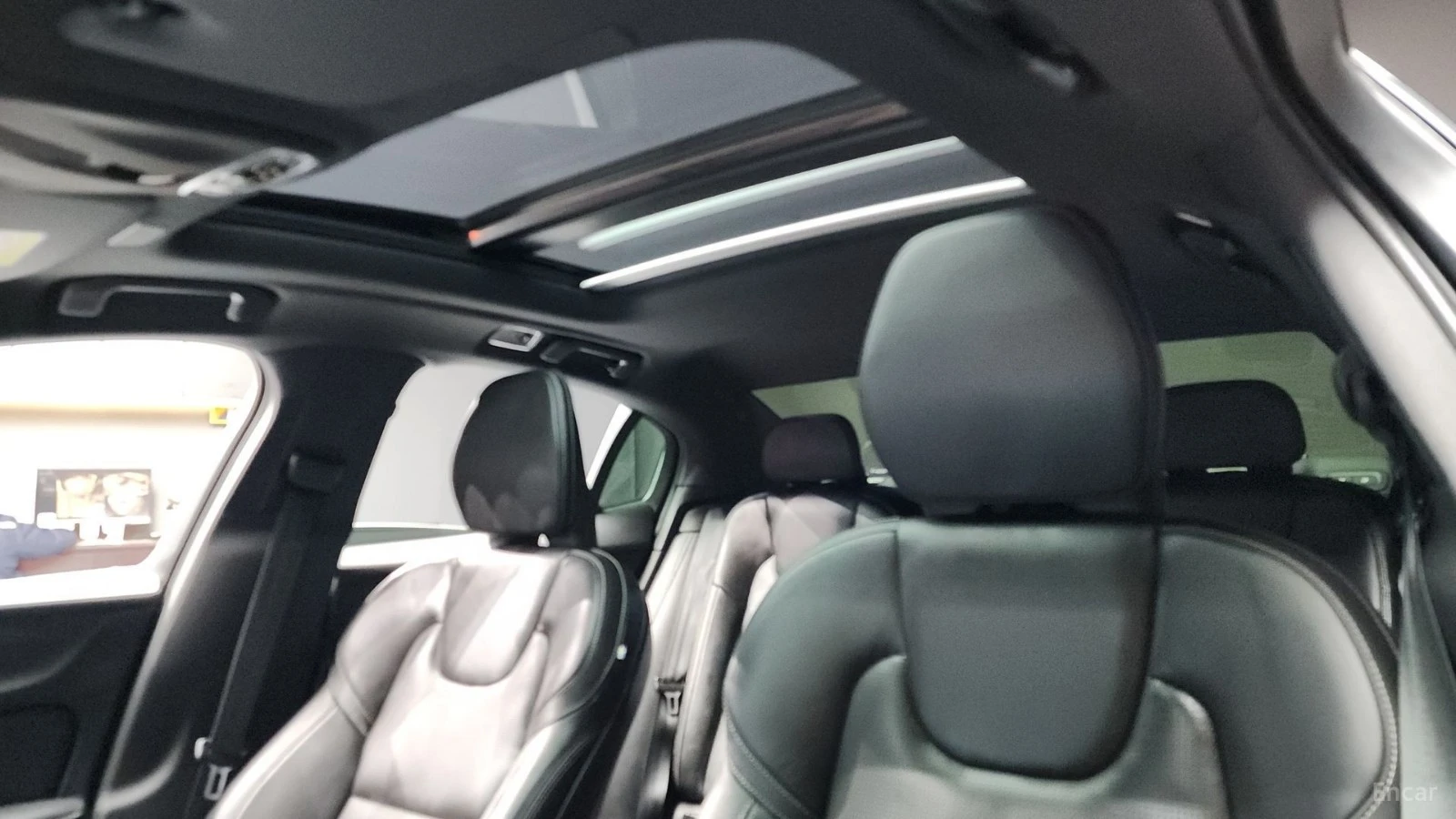 Volvo S60 R-Design* DISTRONIC* ПОДГРЕВ* ОБДУХВАНЕ* HUD* , снимка 11 - Автомобили и джипове - 55504538