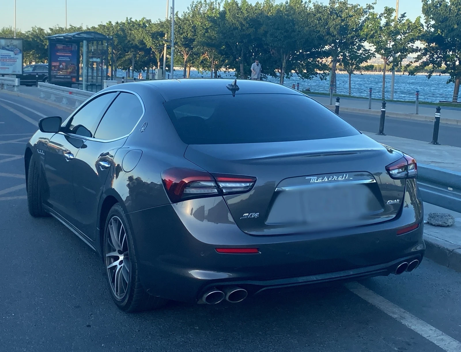 Maserati Ghibli, снимка 2 - Автомобили и джипове - 55590622