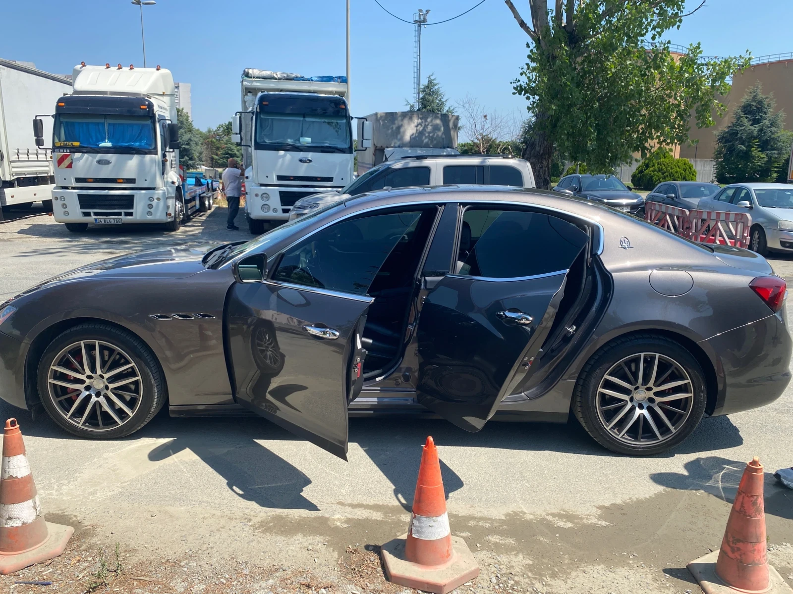Maserati Ghibli, снимка 6 - Автомобили и джипове - 55590622
