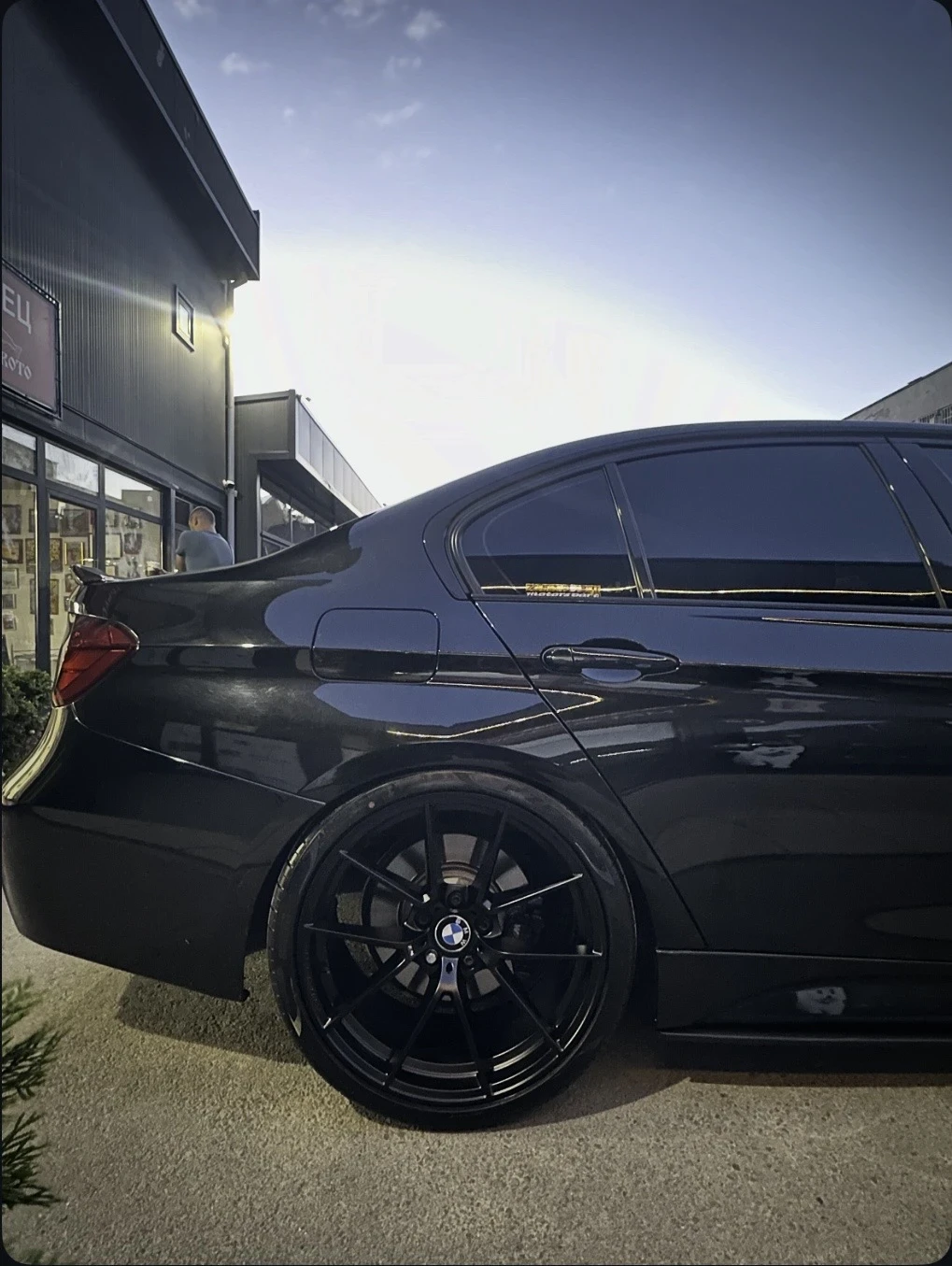 BMW 330, снимка 3 - Автомобили и джипове - 55710717
