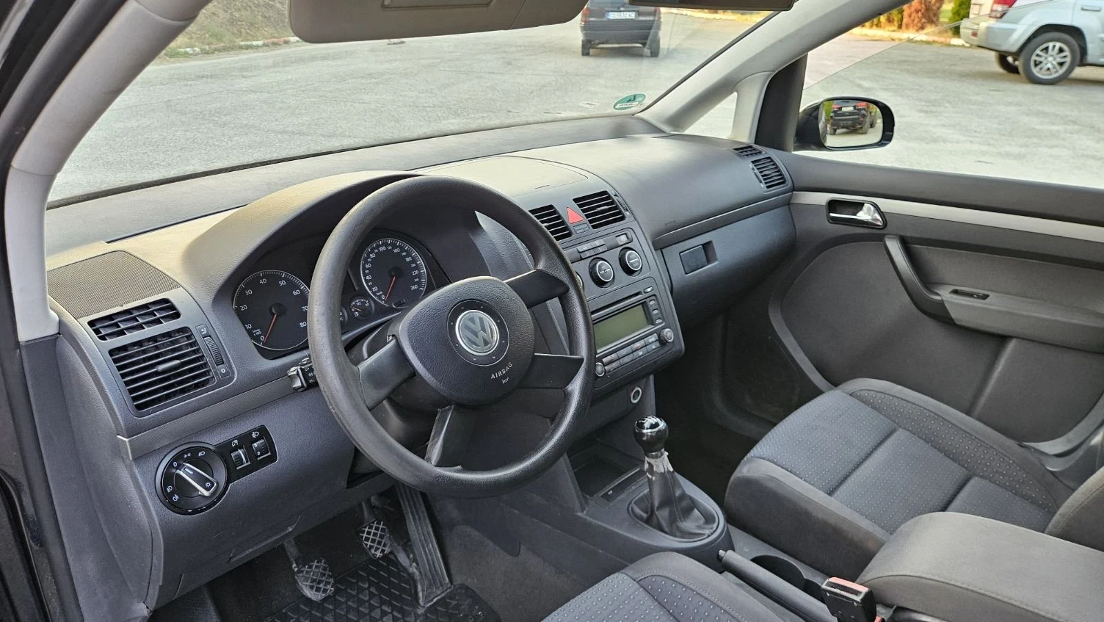 VW Touran, снимка 10 - Автомобили и джипове - 55848802