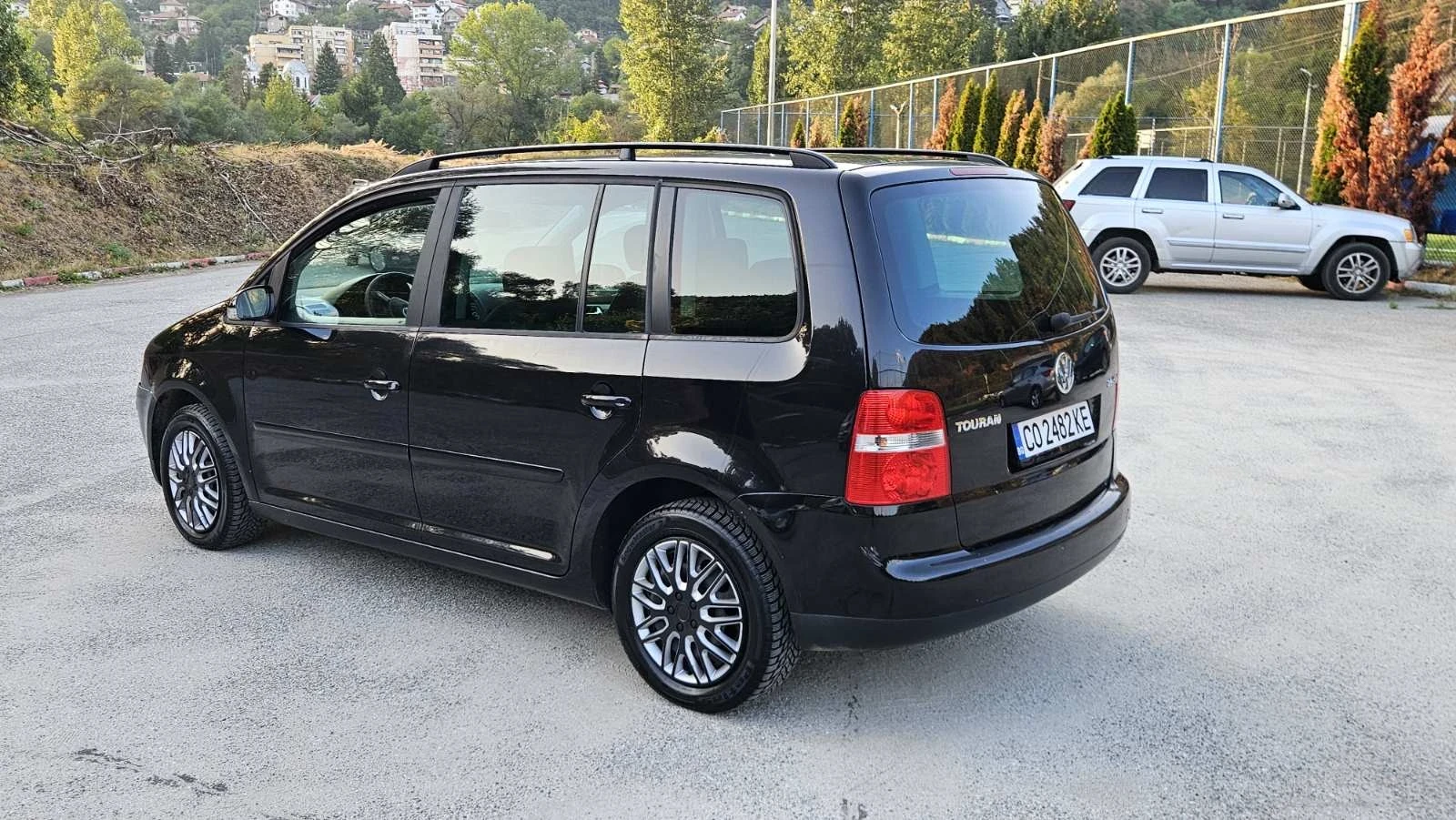 VW Touran, снимка 4 - Автомобили и джипове - 55848802