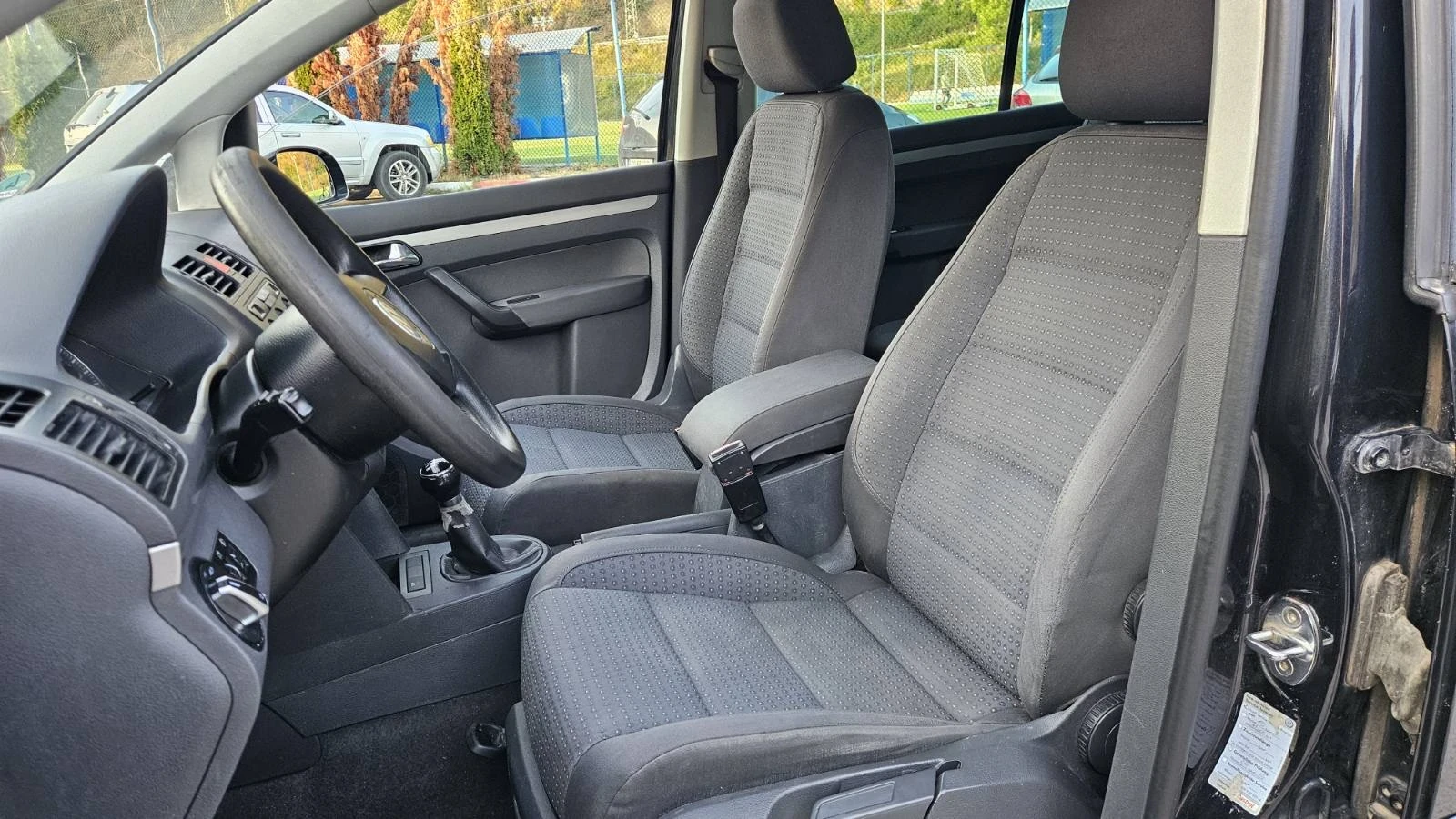 VW Touran, снимка 9 - Автомобили и джипове - 55848802