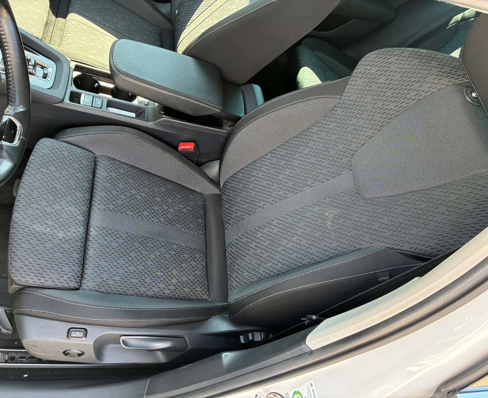 Skoda Octavia 2.0 TDI/150 PS/LED/PDC/ACC/CAMERA, снимка 14 - Автомобили и джипове - 56124000