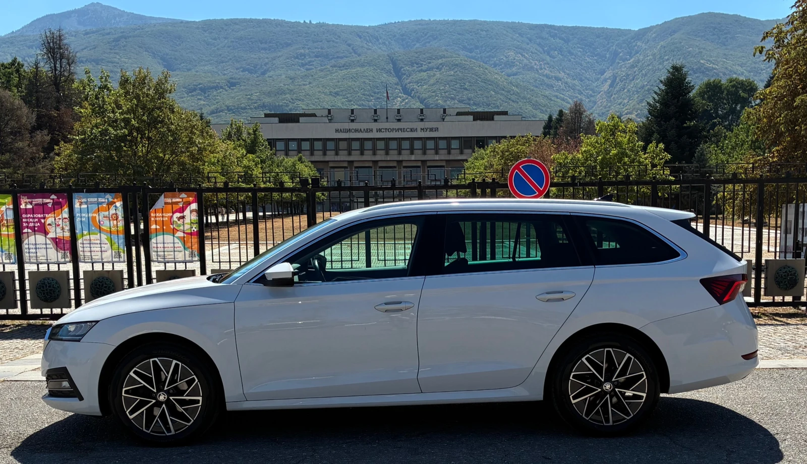Skoda Octavia 2.0 TDI/150 PS/LED/PDC/ACC/CAMERA, снимка 8 - Автомобили и джипове - 55985203