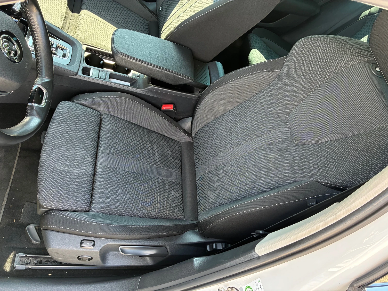 Skoda Octavia 2.0 TDI/150 PS/LED/PDC/ACC/CAMERA, снимка 14 - Автомобили и джипове - 55985203