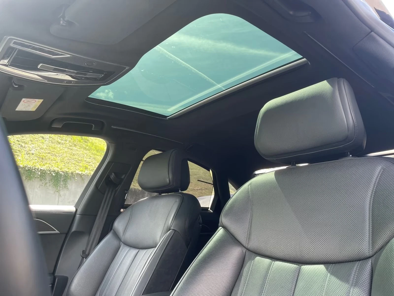 Audi A8 60 TFSIe / S-LINE / MATRIX / HUD / 360 / AIR/ PANO, снимка 10 - Автомобили и джипове - 56002130