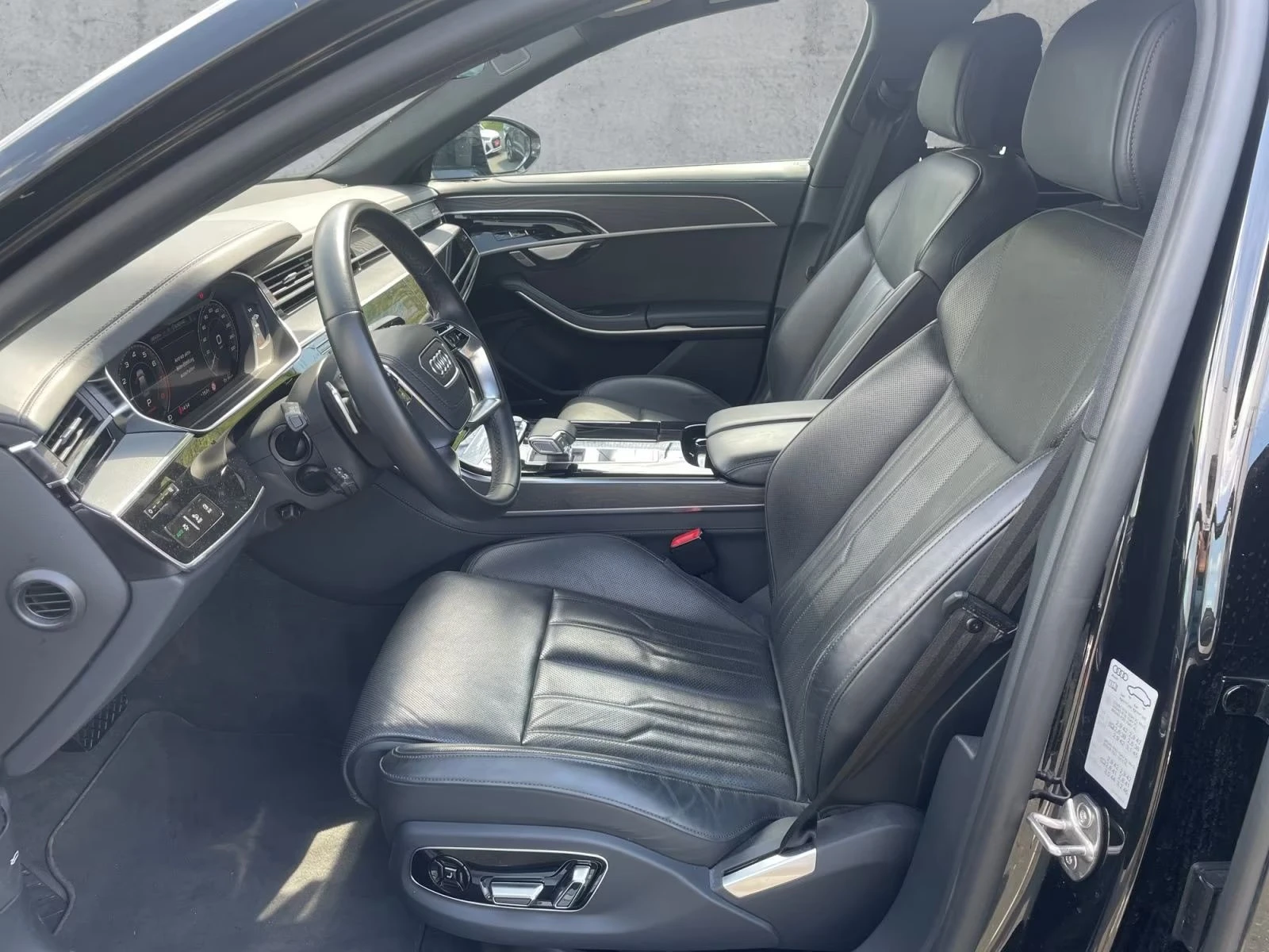 Audi A8 60 TFSIe / S-LINE / MATRIX / HUD / 360 / AIR/ PANO, снимка 9 - Автомобили и джипове - 56002130