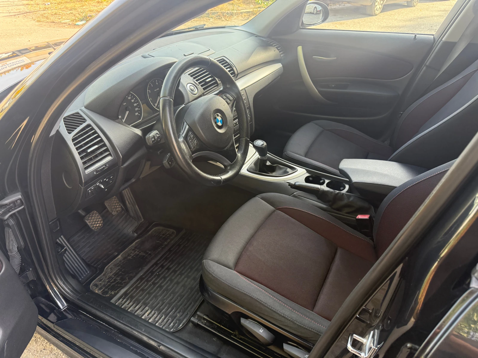 BMW 118 i Facelift, снимка 9 - Автомобили и джипове - 56562572