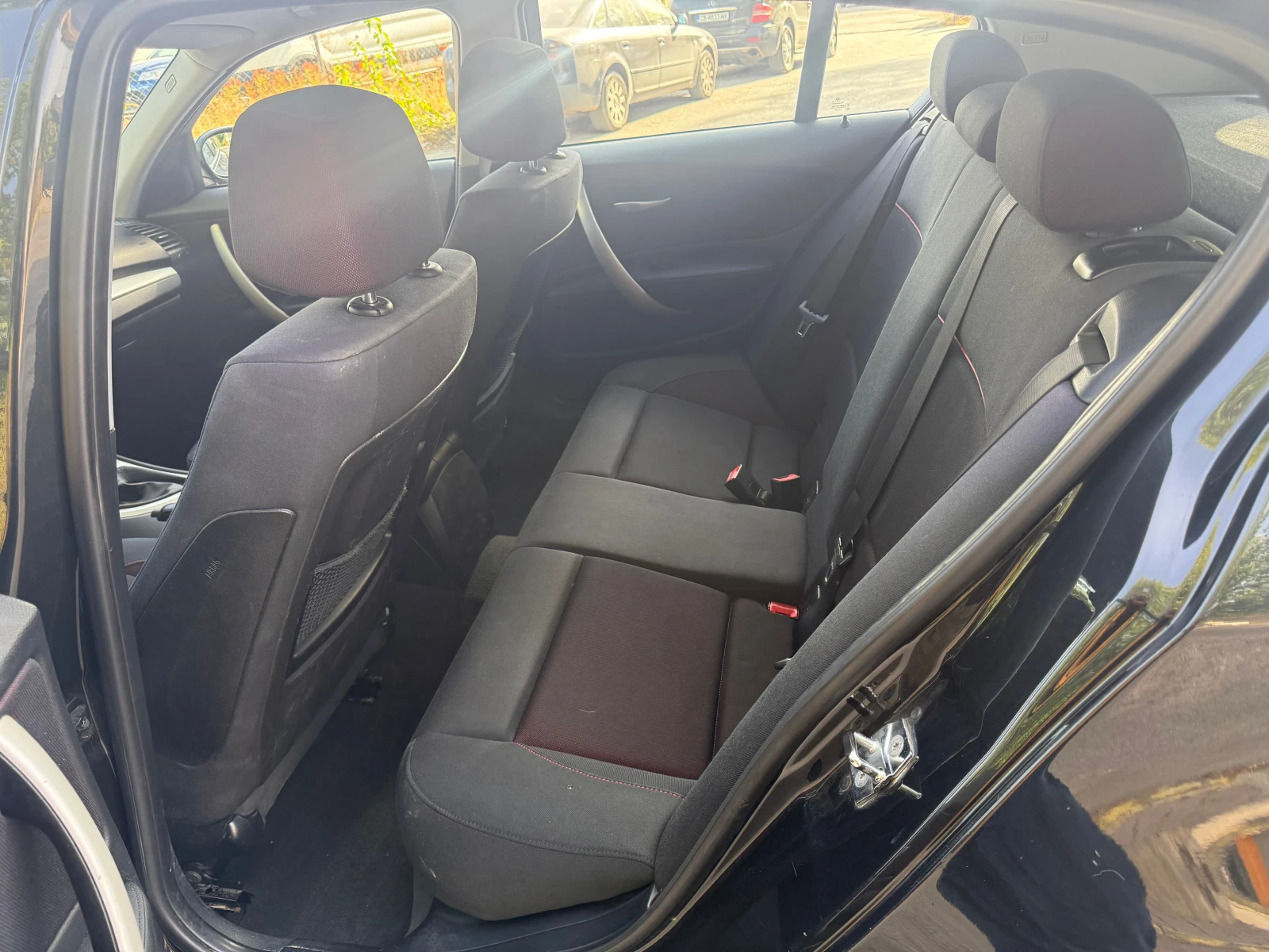 BMW 118 i Facelift, снимка 15 - Автомобили и джипове - 56562572