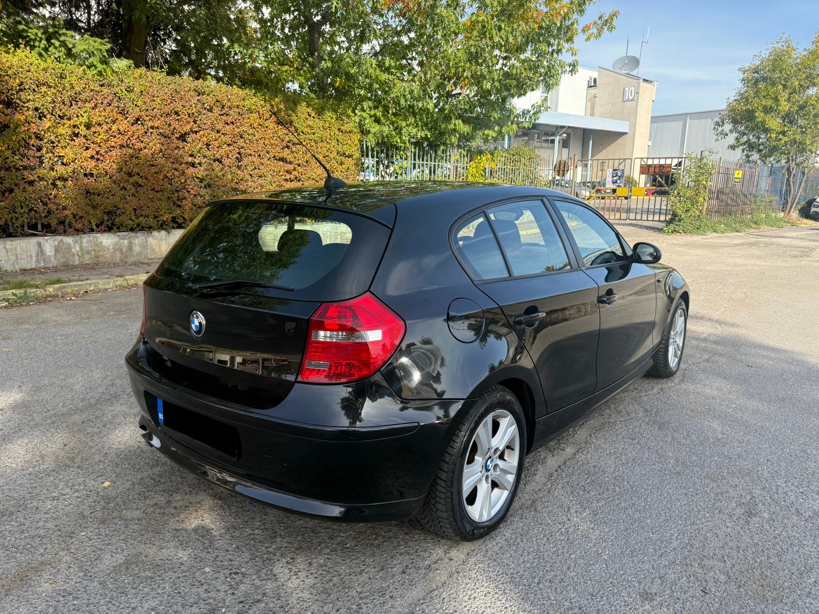 BMW 118 i Facelift, снимка 6 - Автомобили и джипове - 56562572