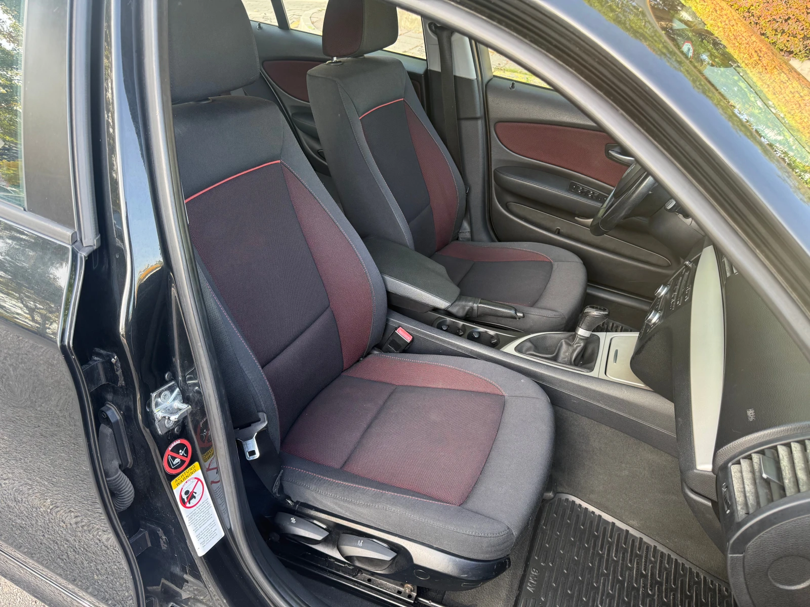 BMW 118 i Facelift, снимка 14 - Автомобили и джипове - 56562572