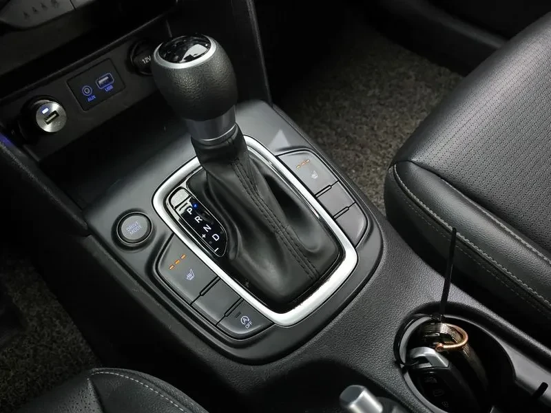 Hyundai Kona 1.6, снимка 9 - Автомобили и джипове - 54627058