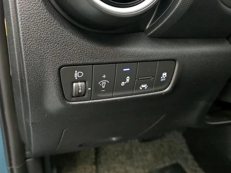 Hyundai Kona 1.6, снимка 13 - Автомобили и джипове - 54627058