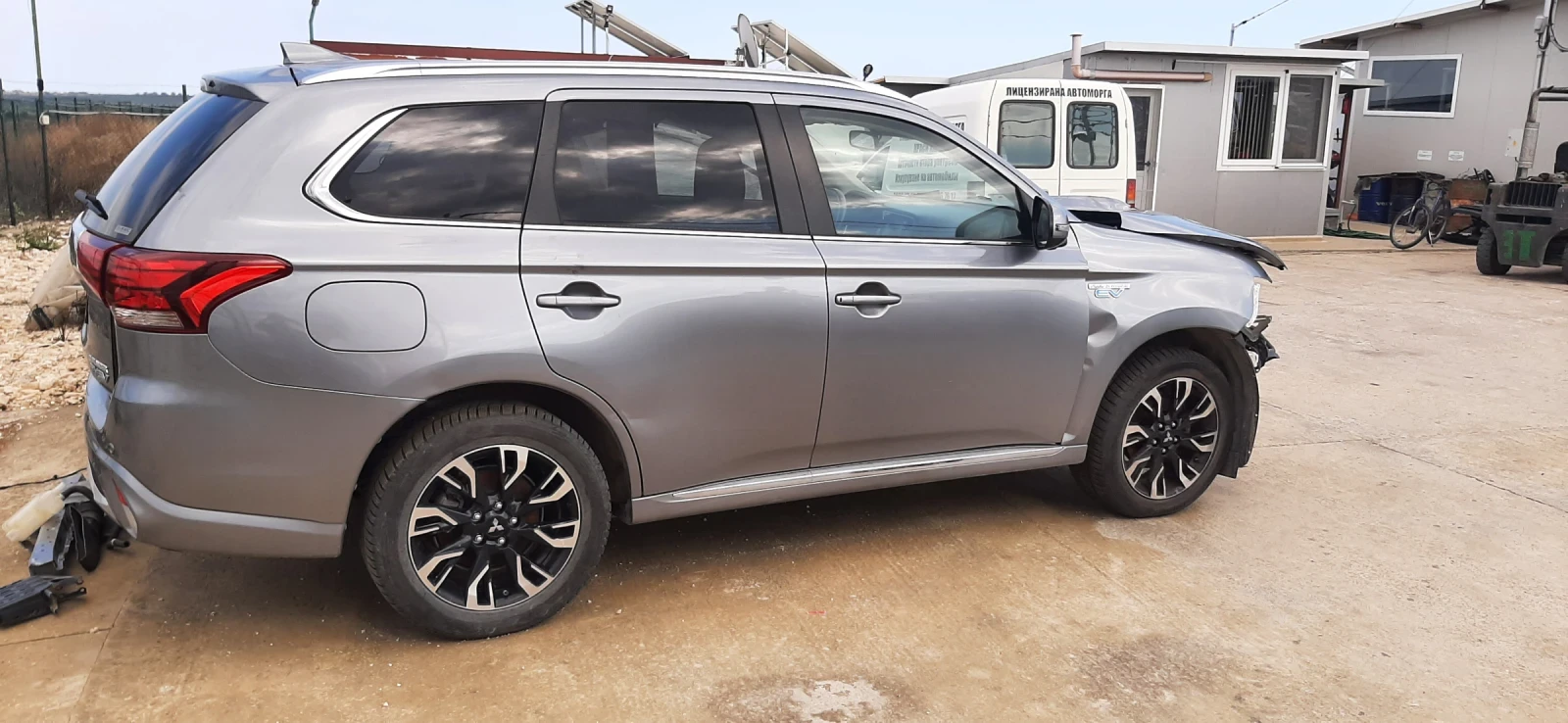 Mitsubishi Outlander 2.0i - изображение 2