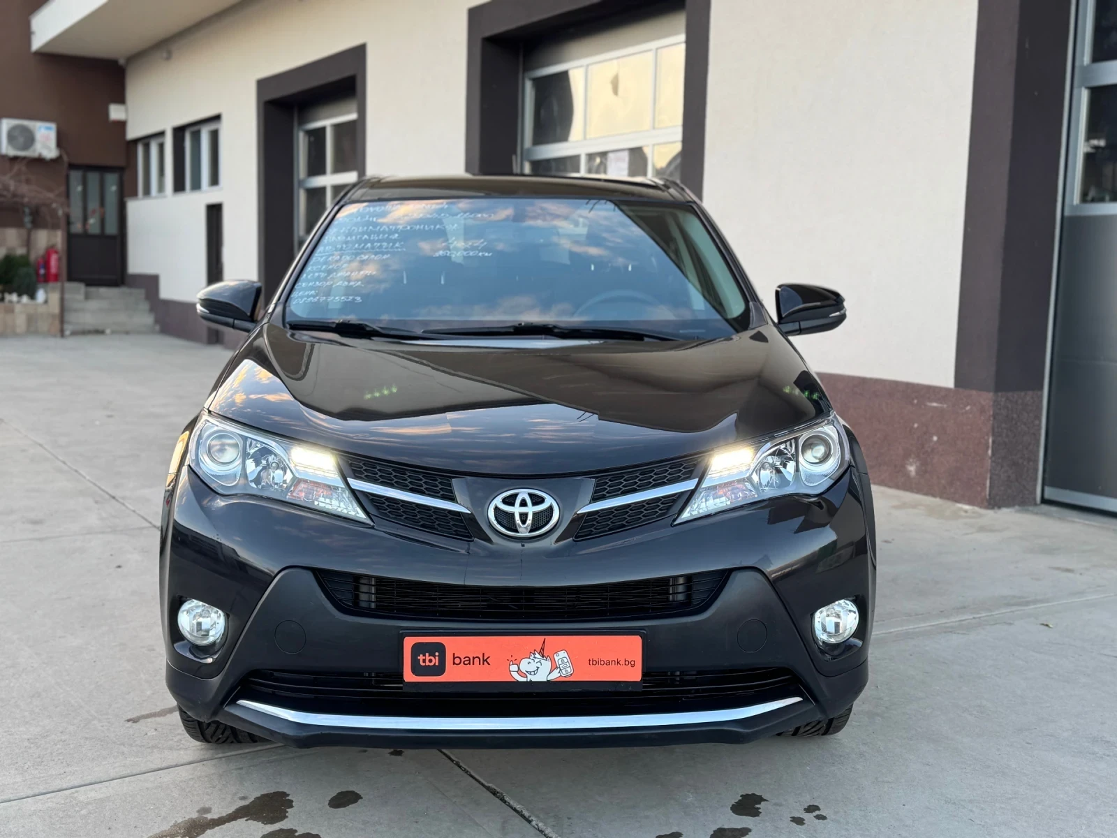 Toyota Rav4 2.2d4d АВТОМАТИК 4х4 - изображение 2