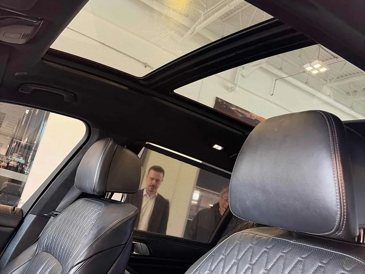 BMW X7 * xDrive40i* DIS* H/K* ОБДУХВАНЕ* МАСАЖ* ЛАЗЕР* , снимка 10 - Автомобили и джипове - 53842613