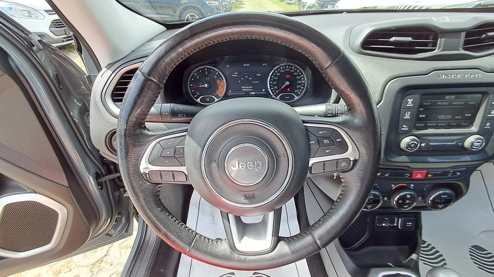 Jeep Renegade РЕАЛ КМ ИЗКЛЮЧИТЕЛНО СЕРВ КНИЖ УНИКТ ПАНОРАМ КАМЕР, снимка 9 - Автомобили и джипове - 54520424