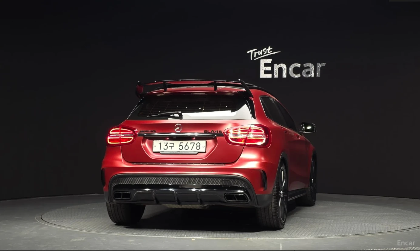 Mercedes-Benz GLA 45 AMG КАМЕРИ/ CARPLAY/ ШИБИДАХ , снимка 5 - Автомобили и джипове - 54681410
