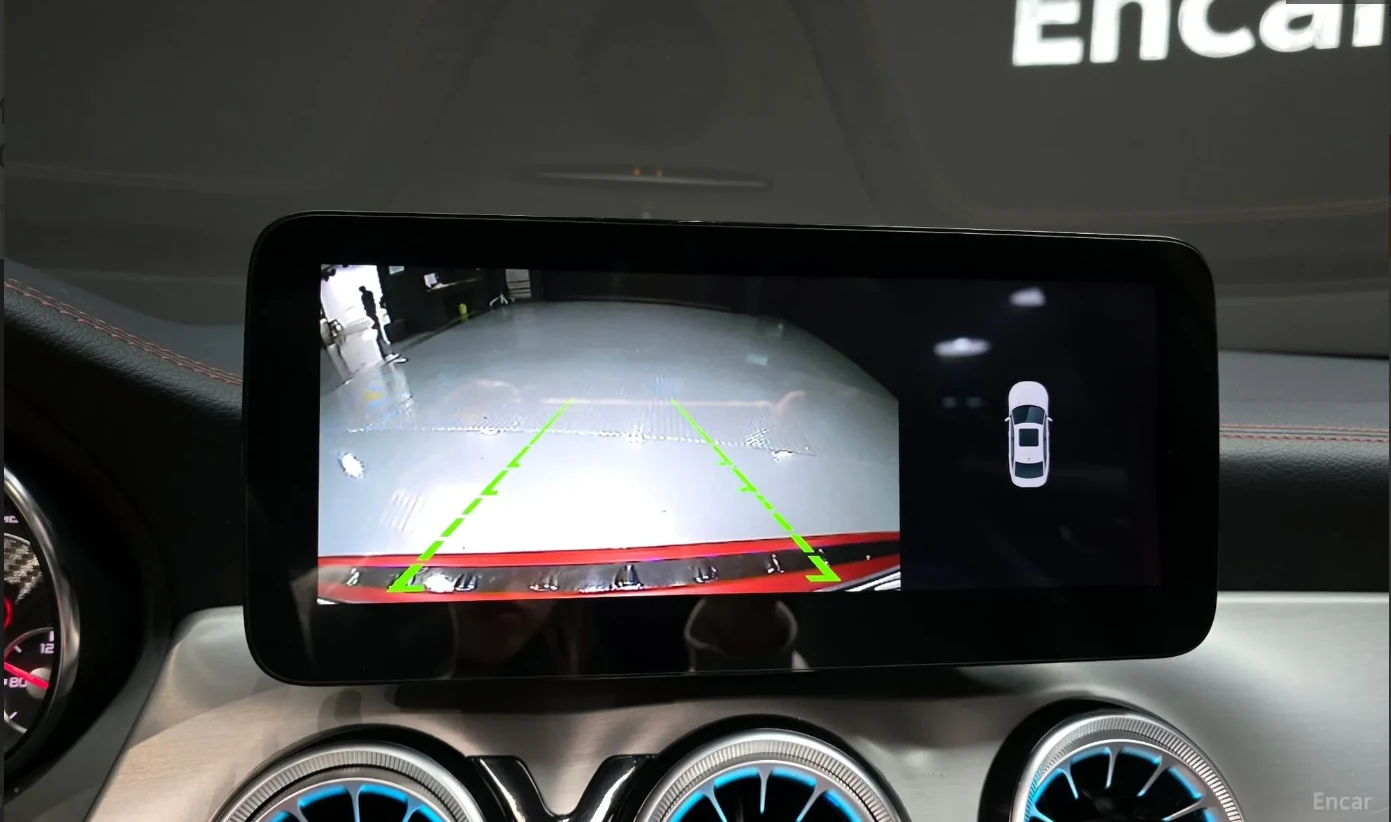 Mercedes-Benz GLA 45 AMG КАМЕРИ/ CARPLAY/ ШИБИДАХ , снимка 13 - Автомобили и джипове - 54681410