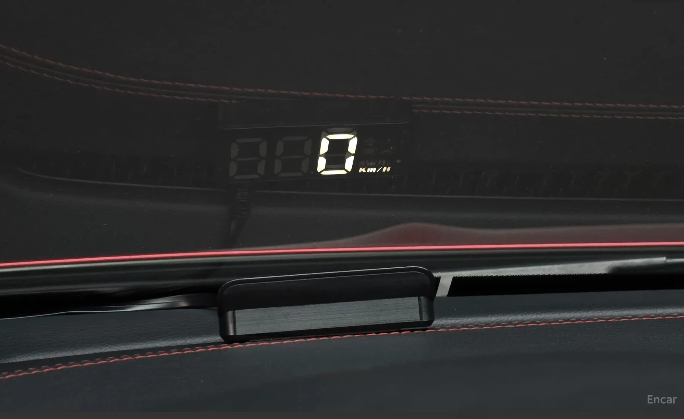 Mercedes-Benz GLA 45 AMG КАМЕРИ/ CARPLAY/ ШИБИДАХ , снимка 12 - Автомобили и джипове - 54681410