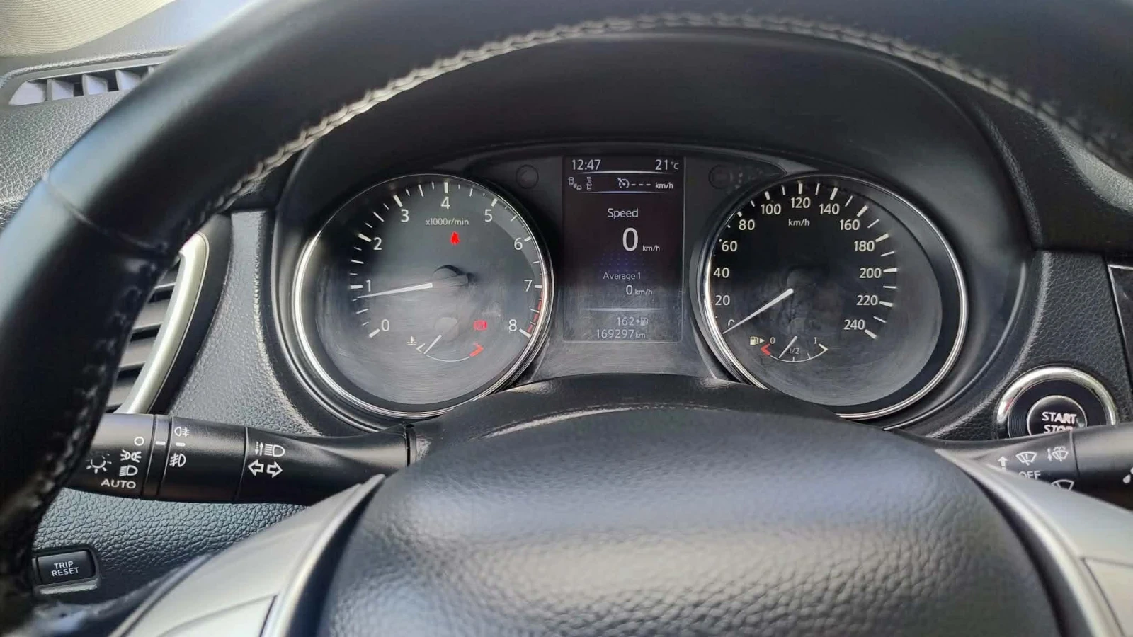Nissan Qashqai 1.2 i, снимка 7 - Автомобили и джипове - 54837955