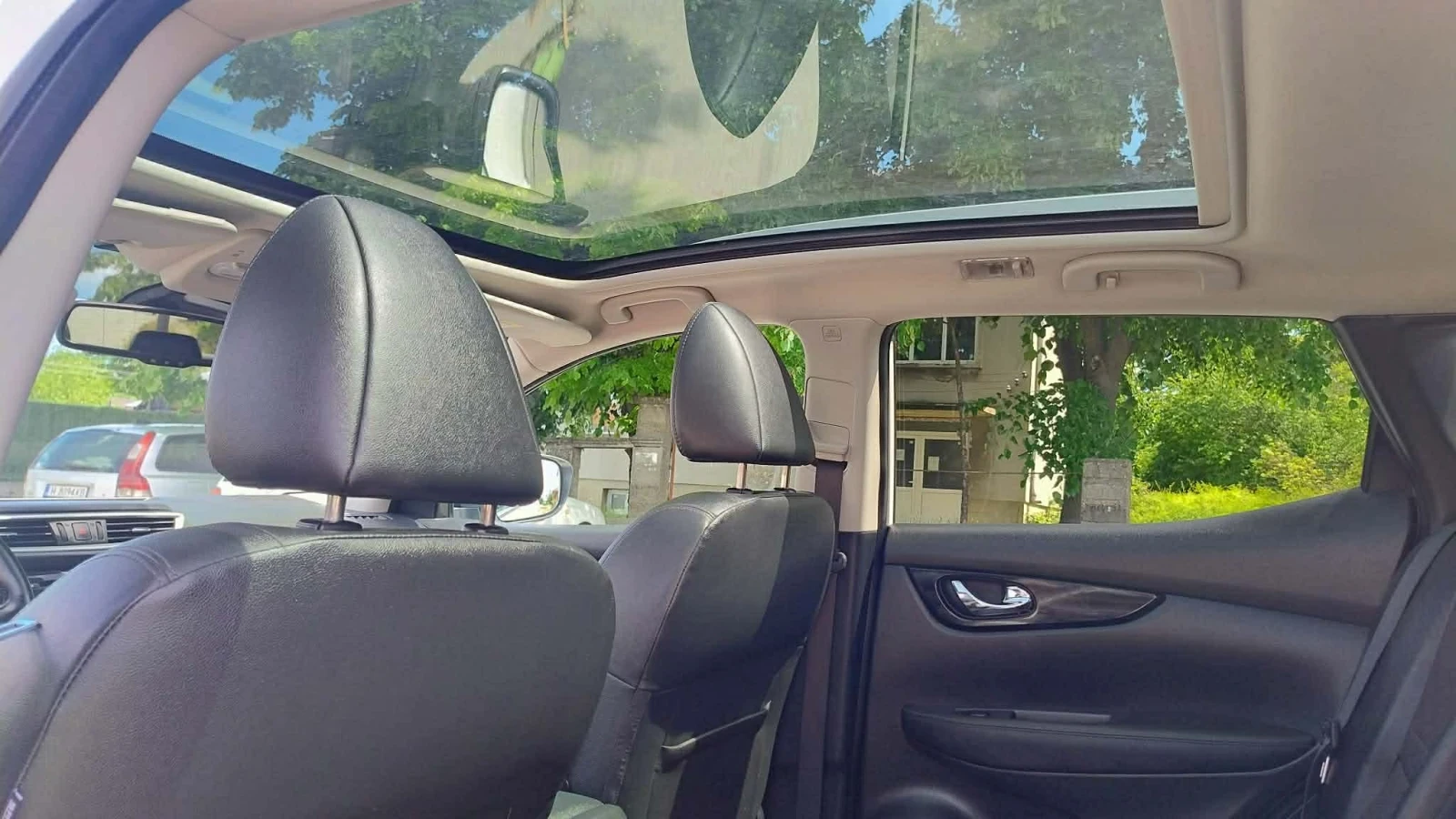 Nissan Qashqai 1.2 i, снимка 11 - Автомобили и джипове - 54837955