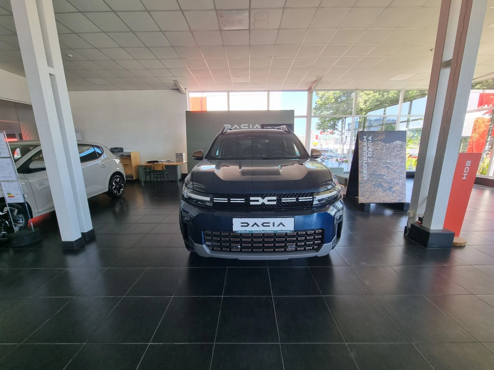 Dacia Bigster TCe 130 4x4, снимка 2 - Автомобили и джипове - 54870278