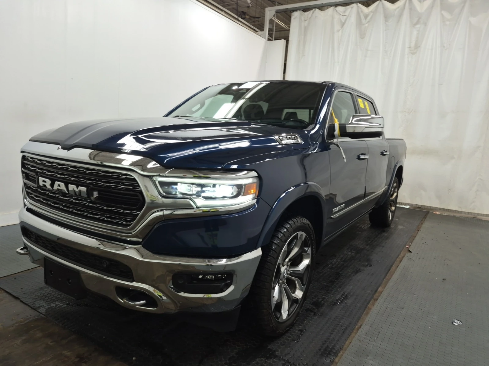Dodge RAM 1500 Limited/5.7/AWD/H&K/Lane Assist/Blind Spot/Обдух