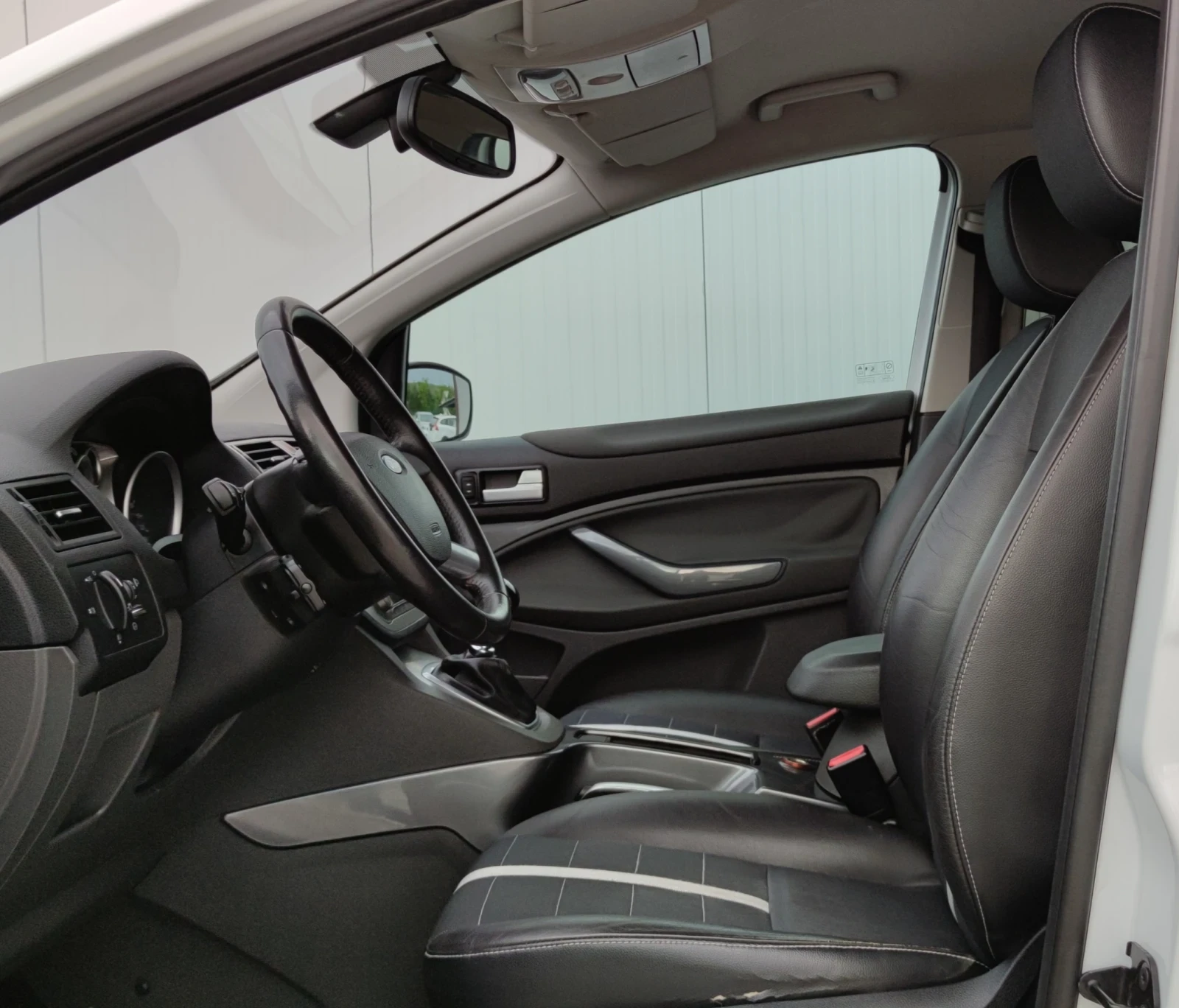 Ford Kuga 2.0TDCI* 136к.с* 4х4* , снимка 13 - Автомобили и джипове - 55338015