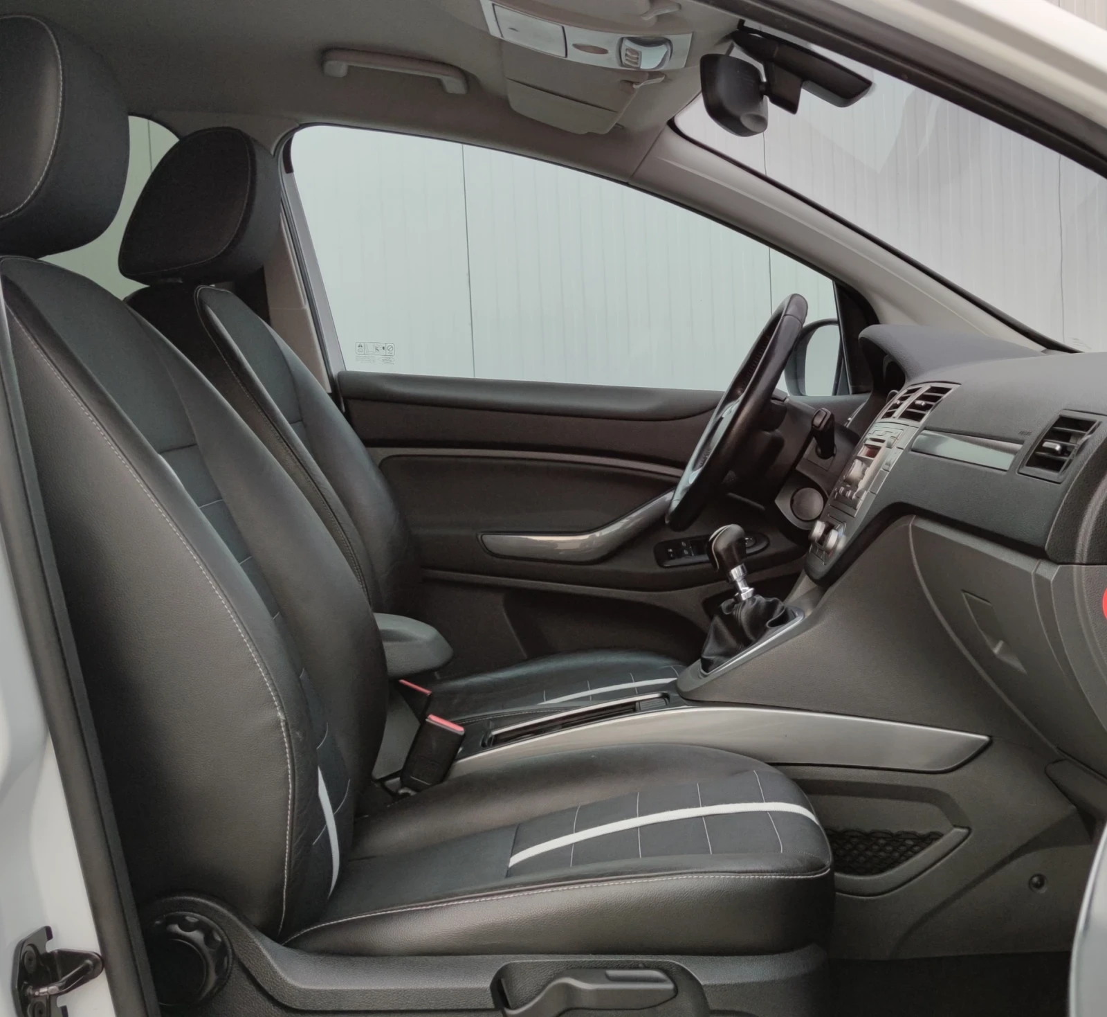 Ford Kuga 2.0TDCI* 136к.с* 4х4* , снимка 12 - Автомобили и джипове - 55338015